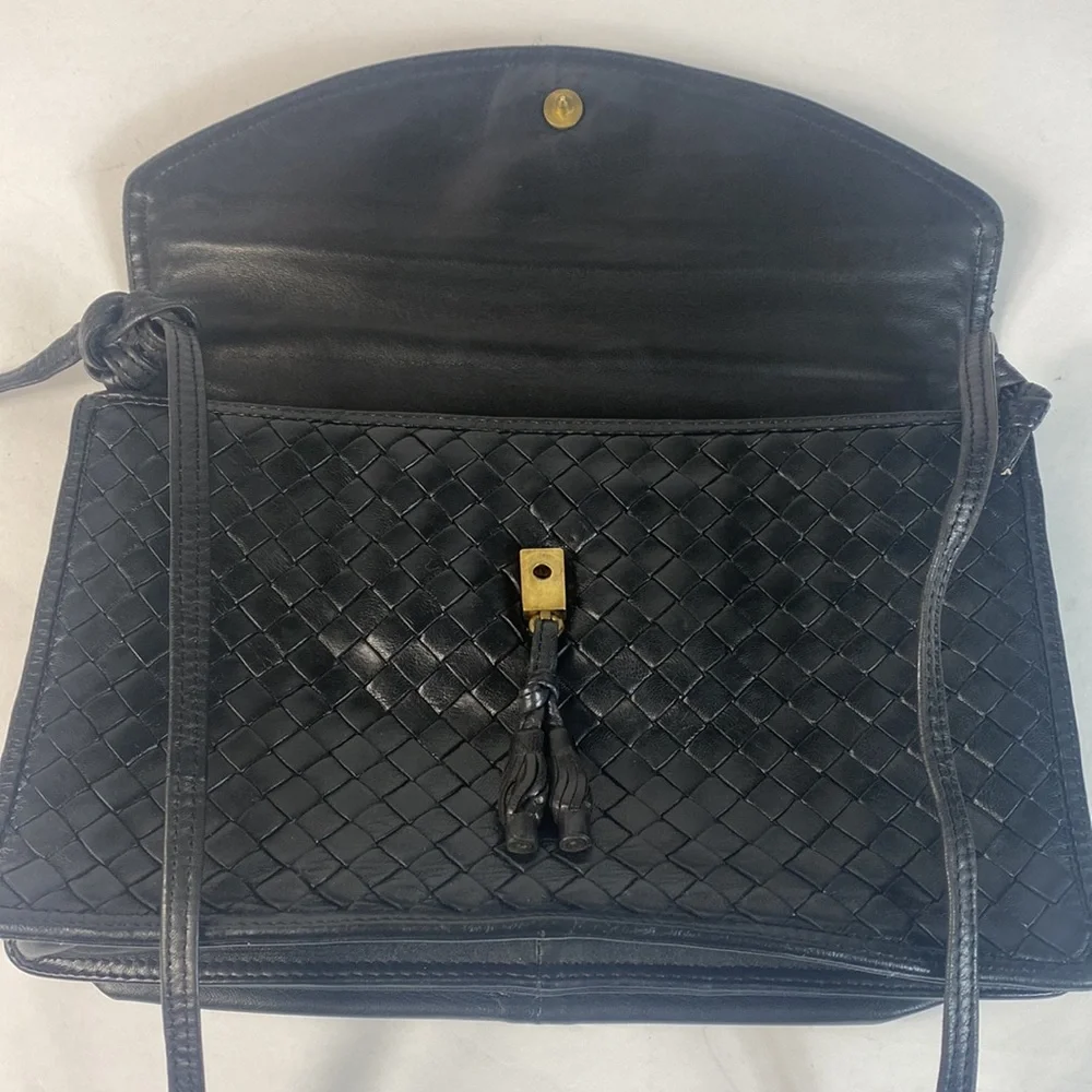 Authentic/Vintage Bottega Veneta Crossbody/Shoulder/clutch w/ matching wallet - Picture 8 of 16